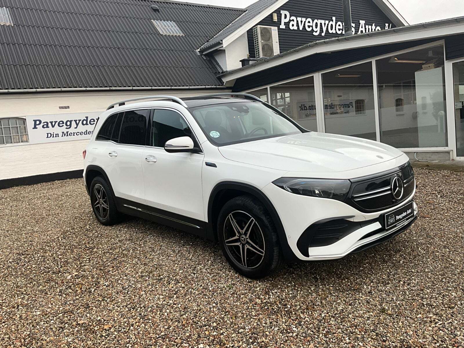 undefined Mercedes EQB300 fra 2022