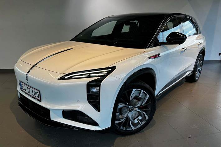 Hvid Hongqi EHS7 fra 2025 set udefra