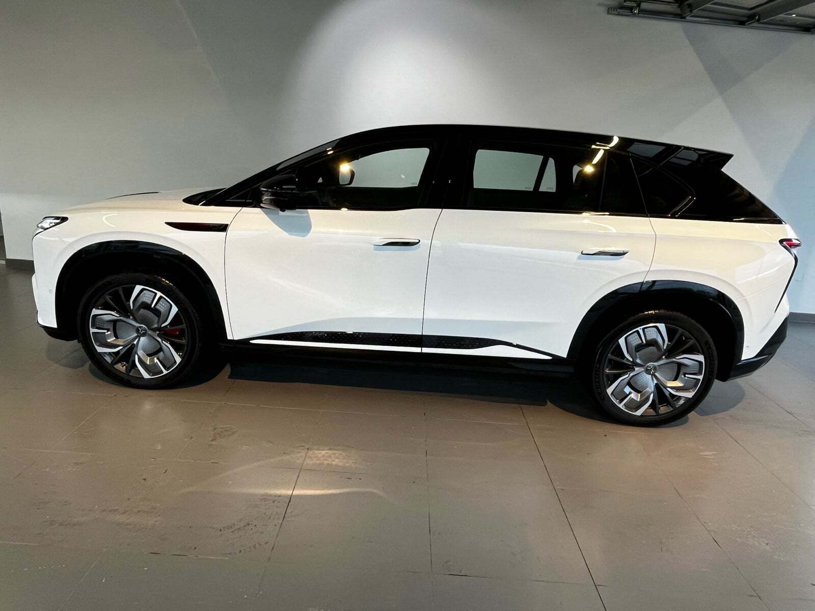 Hongqi EHS7 111 Exclusive