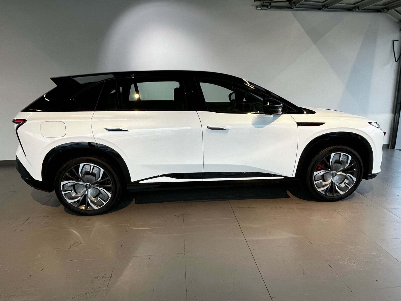 Hongqi EHS7 111 Exclusive