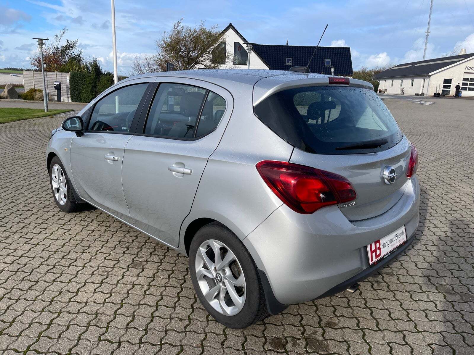 Sølv Opel Corsa fra 2017