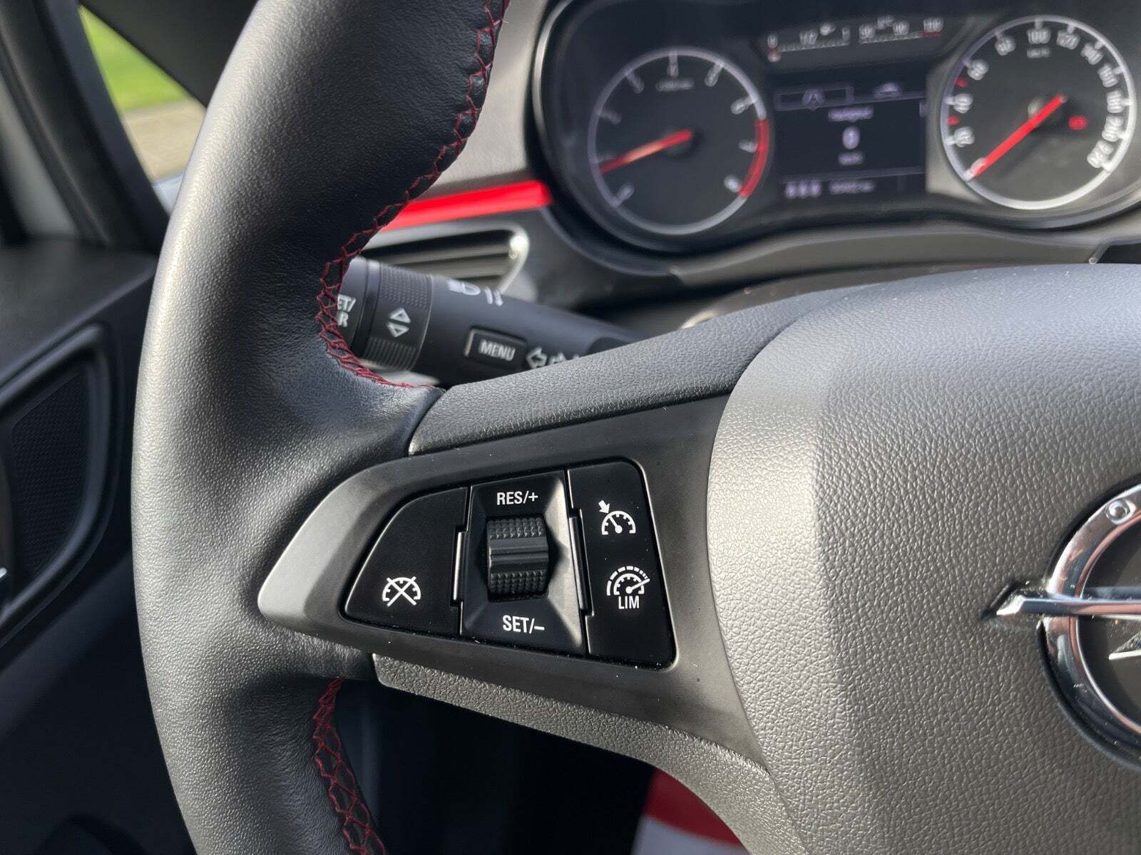 Sølv Opel Corsa fra 2017