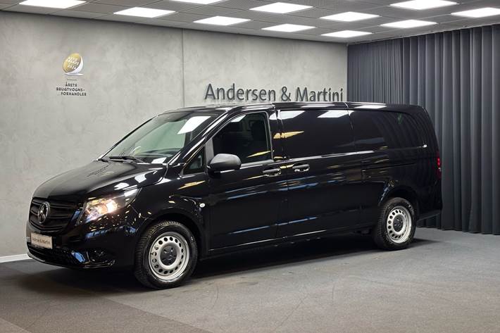 Sort Mercedes eVito fra 2025