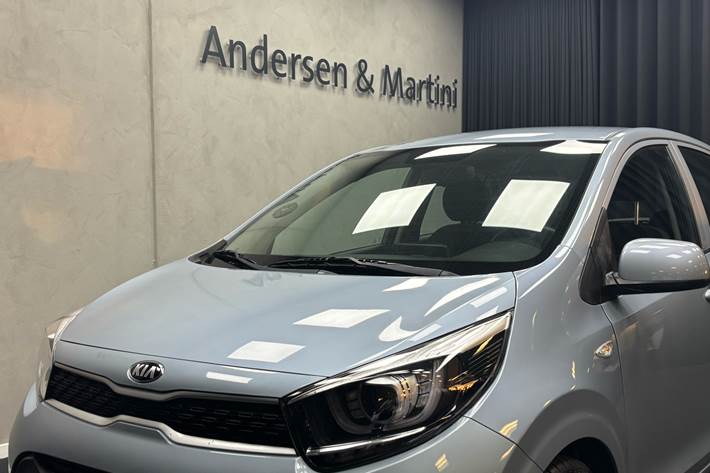 Blå Kia Picanto fra 2019 set udefra