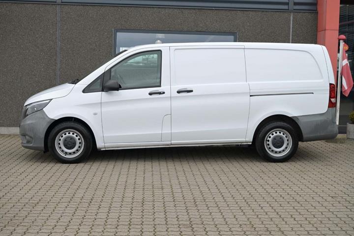 Hvid Mercedes Vito 114 fra 2020
