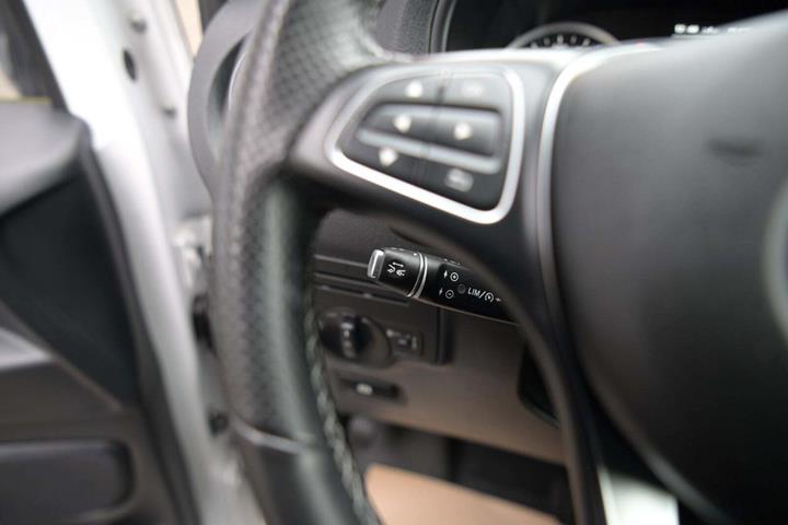 Hvid Mercedes Vito 114 fra 2020