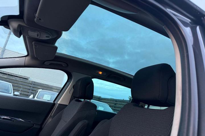 undefined Peugeot 5008 fra 2010