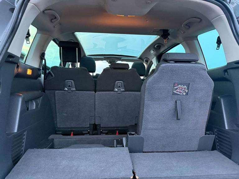 Peugeot 5008 1,6 HDi 110 Premium 7prs