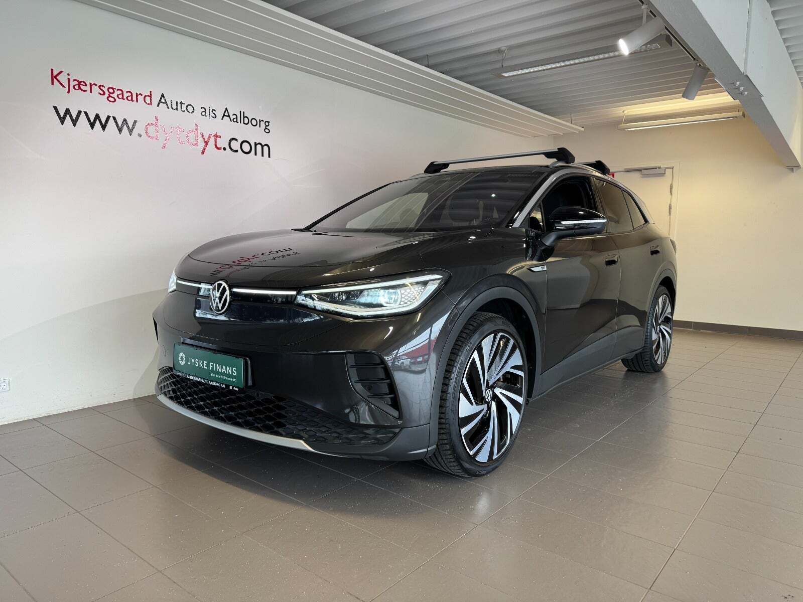 Grå VW ID.4 fra 2021 set udefra