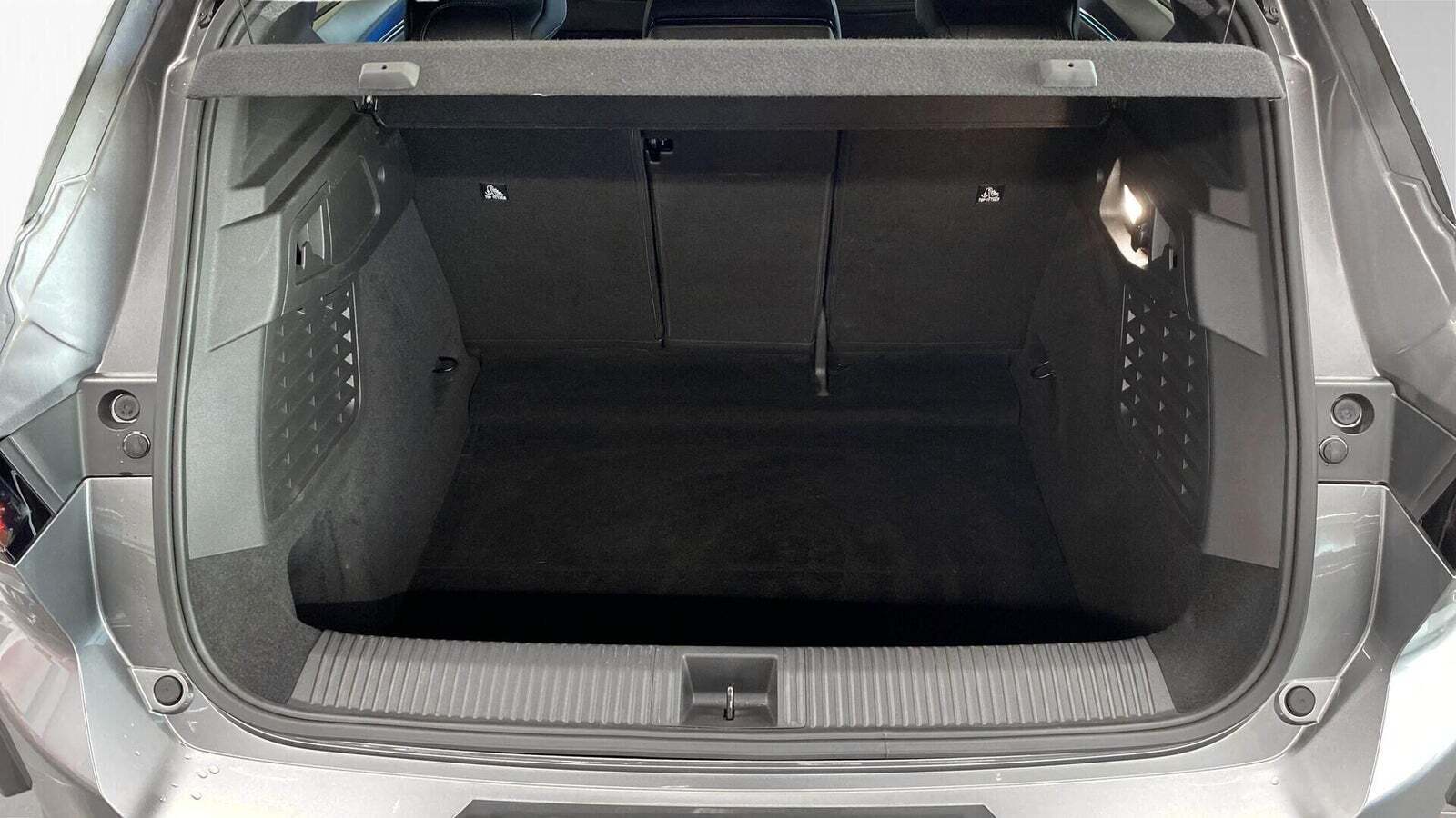 Grå Renault Scenic E-Tech fra 2024