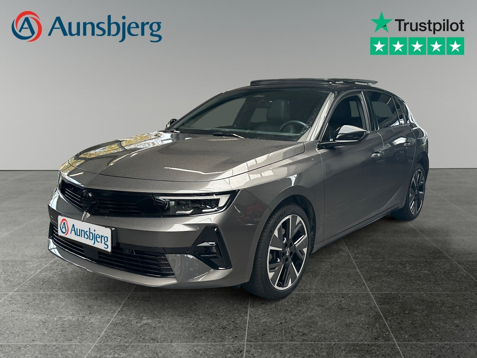 Grå Opel Astra-e fra 2024