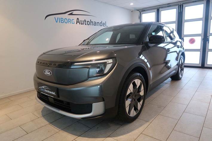 Grå Ford Explorer fra 2024 set udefra