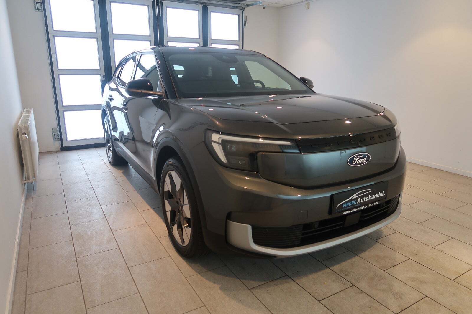 Ford Explorer 84 Premium Extended Range AWD