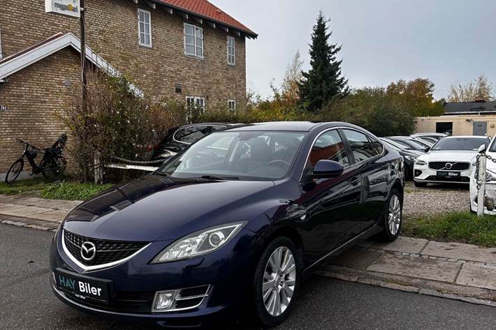 Blå Mazda 6 fra 2010