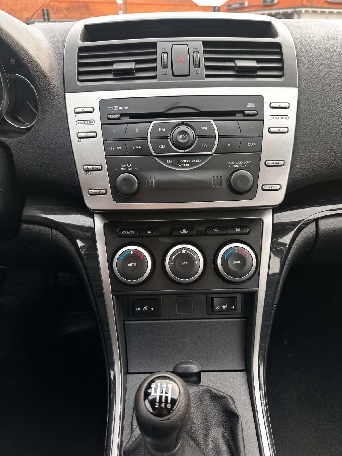 Blå Mazda 6 fra 2010