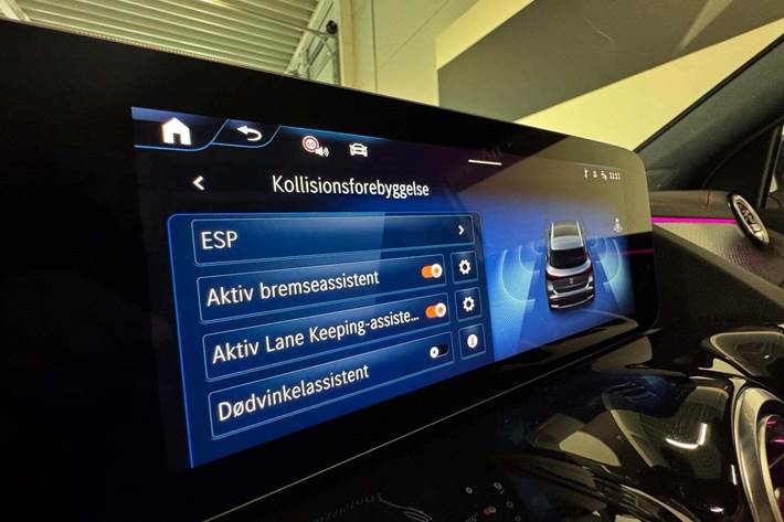 Hvid Mercedes EQA250+ fra 2025