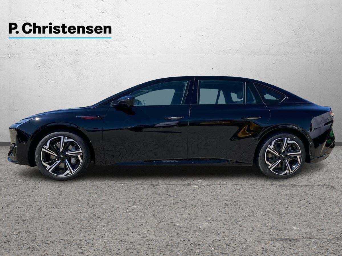 Hongqi EH7 111 Exclusive