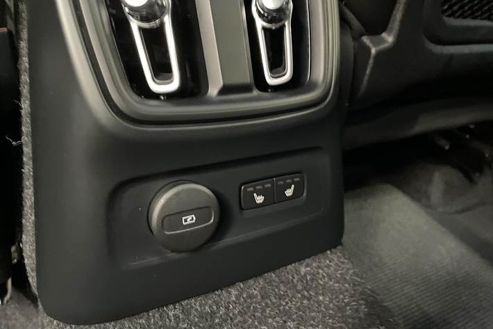 Grå Volvo XC40 fra 2021