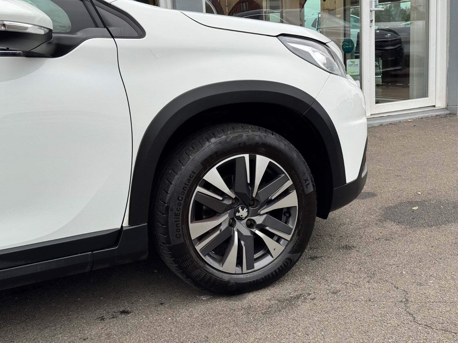 Hvid Peugeot 2008 fra 2019