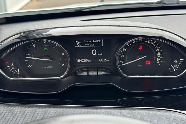 Hvid Peugeot 2008 fra 2019