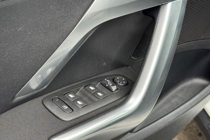 Hvid Peugeot 2008 fra 2019