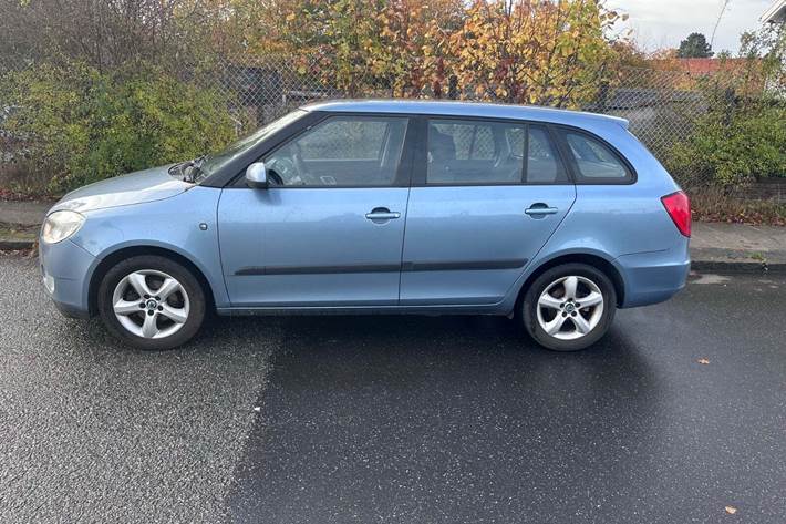 Grøn Skoda Fabia fra 2010