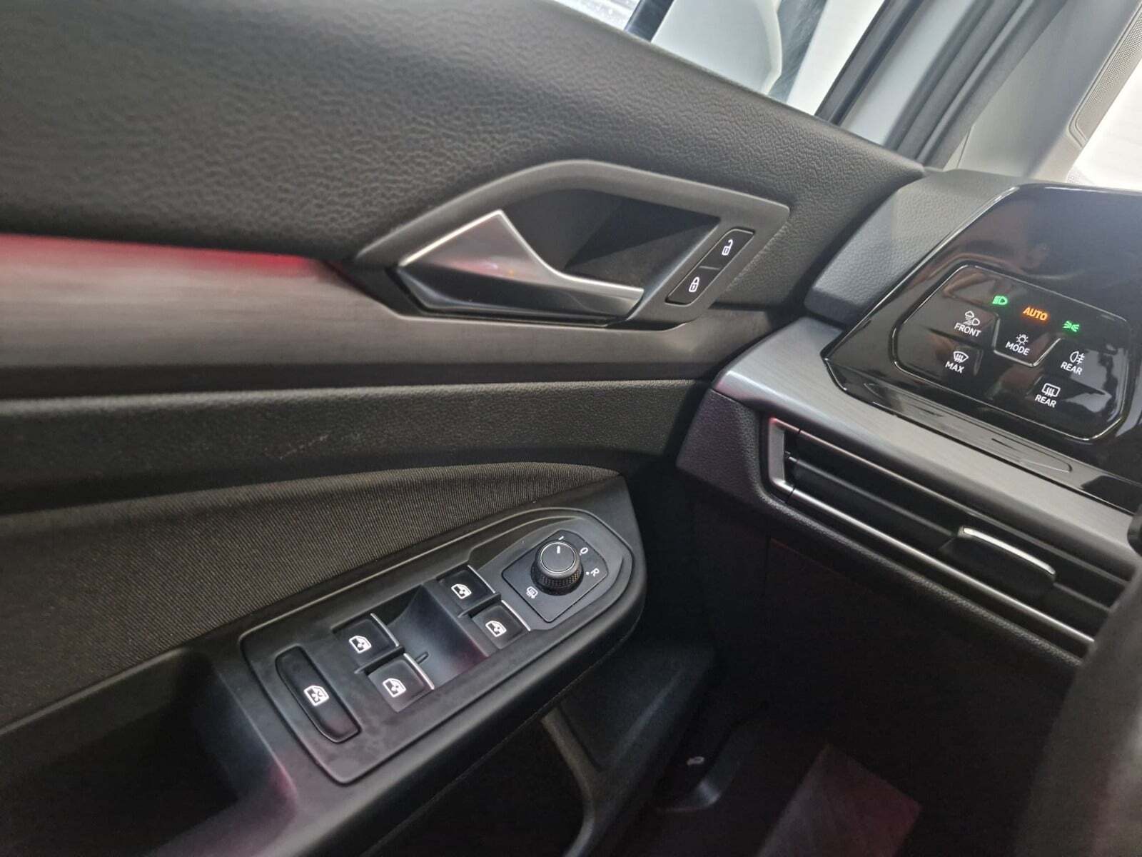 Hvid VW Golf VIII fra 2020