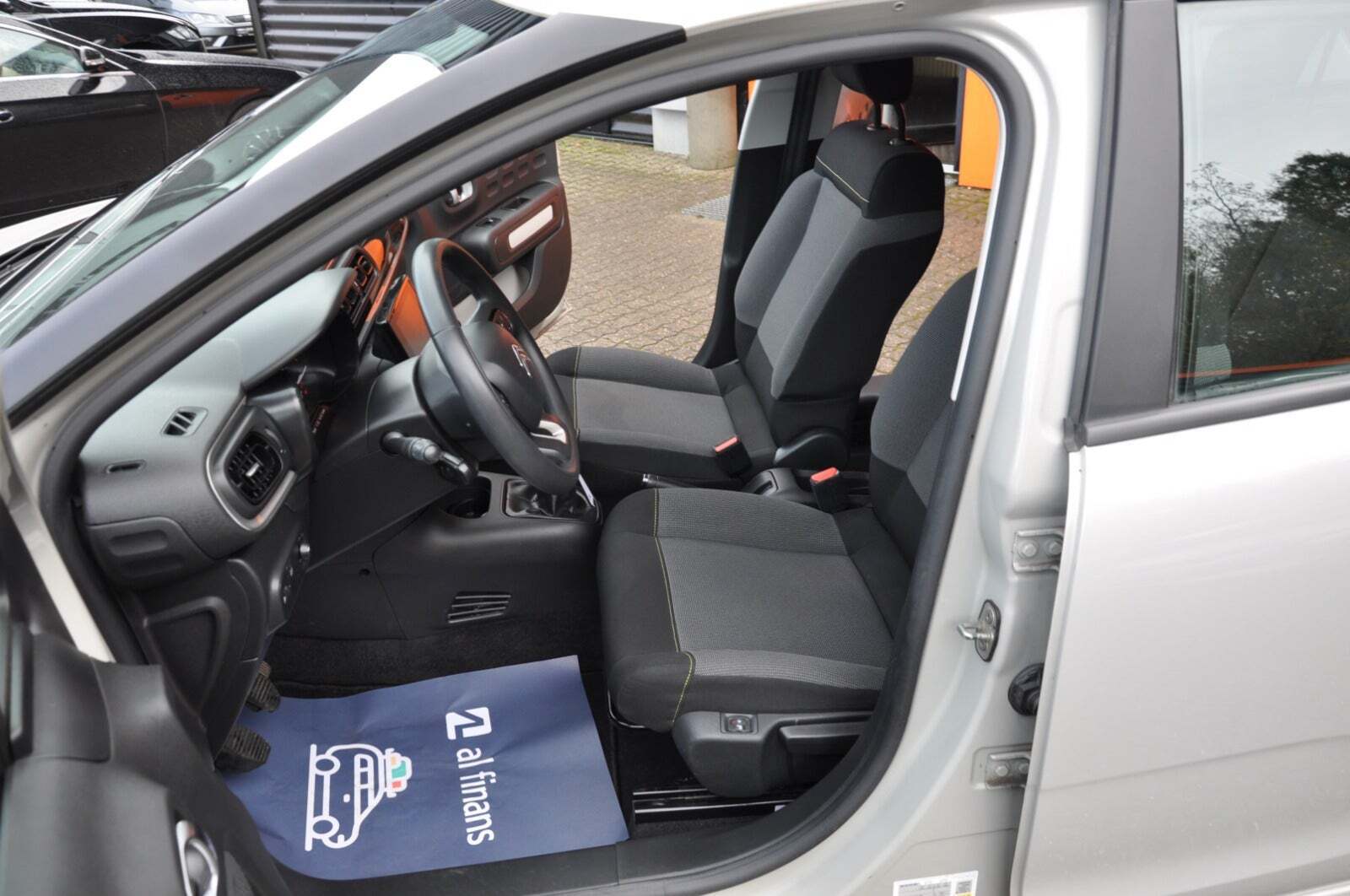 Beige Citroën C3 fra 2018