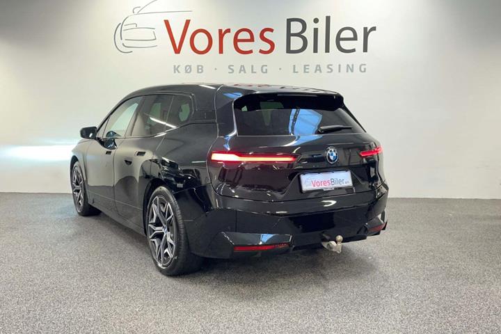 Sort BMW iX fra 2023