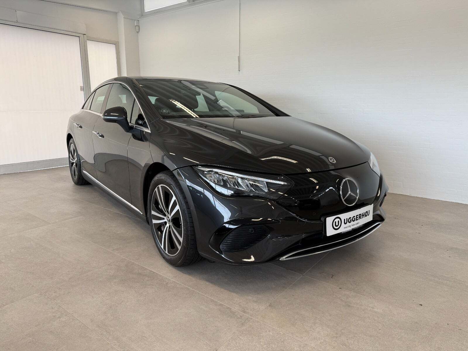 Mercedes EQE350+ Electric Art