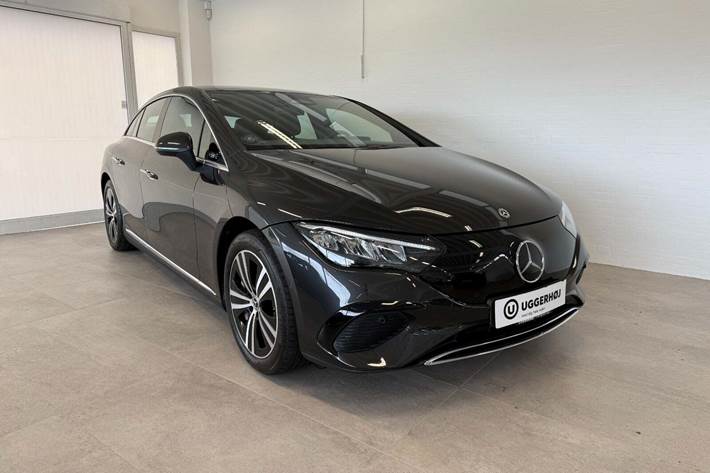 Grå Mercedes EQE350+ fra 2022 set udefra