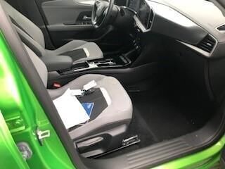 Grøn Opel Mokka-e fra 2023