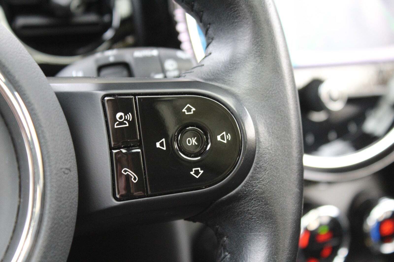 Hvid Mini Cooper SE fra 2022