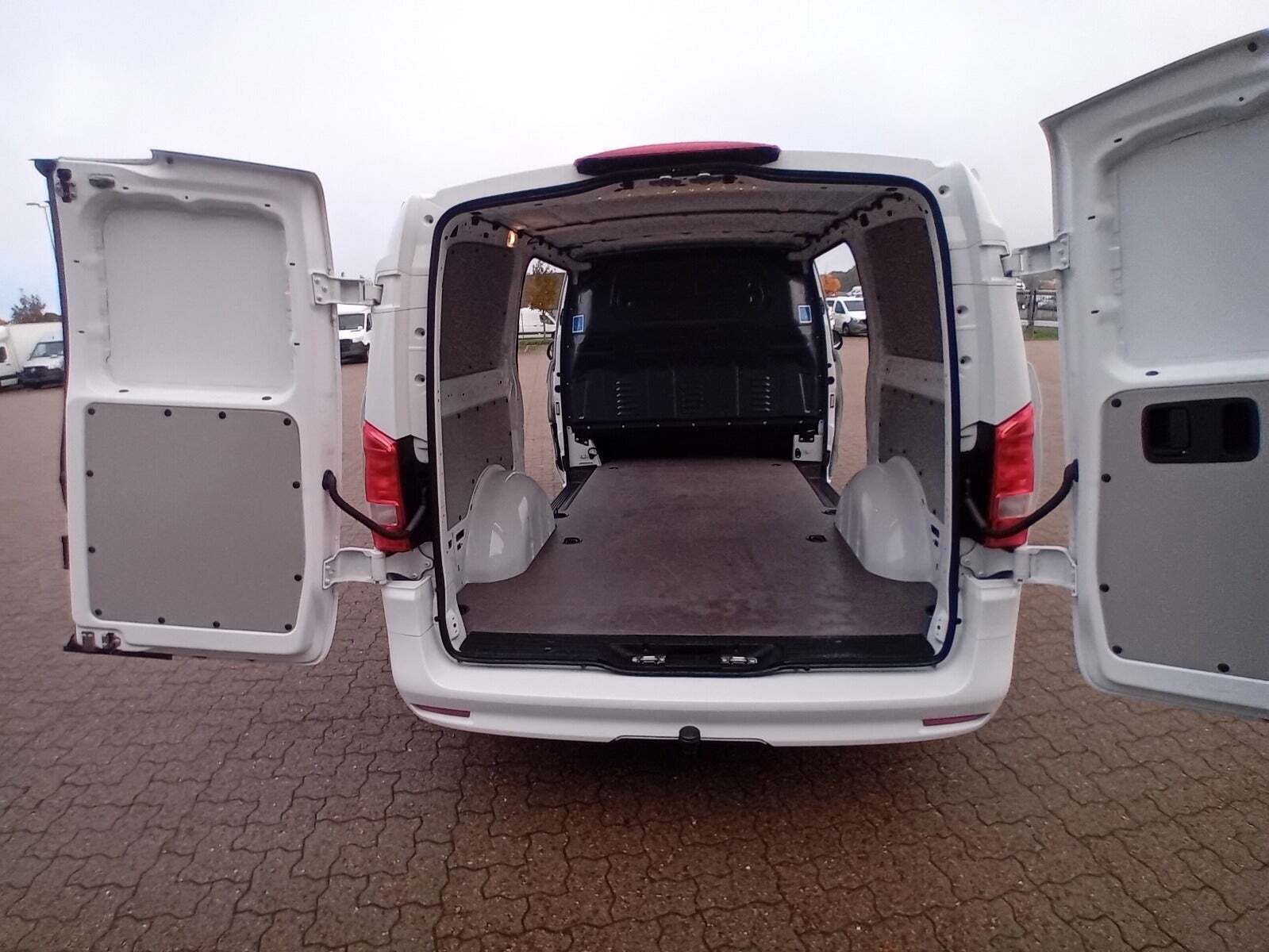 Mercedes Vito 114 2,0 CDi A2 Kassevogn PRO aut. RWD