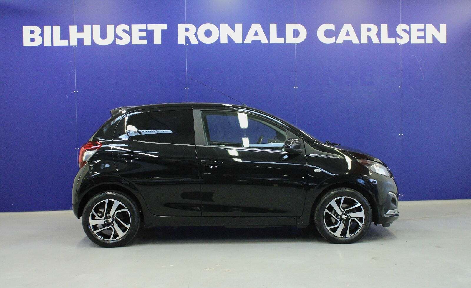 Sort Peugeot 108 fra 2017