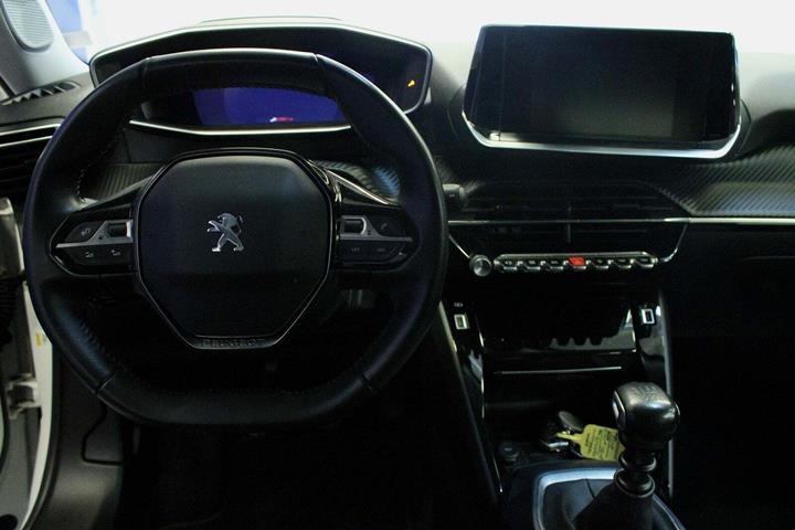 Hvid Peugeot 2008 fra 2021