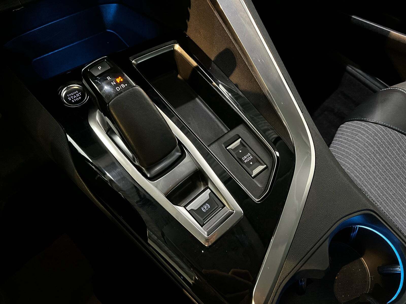 Sølv Peugeot 3008 fra 2021