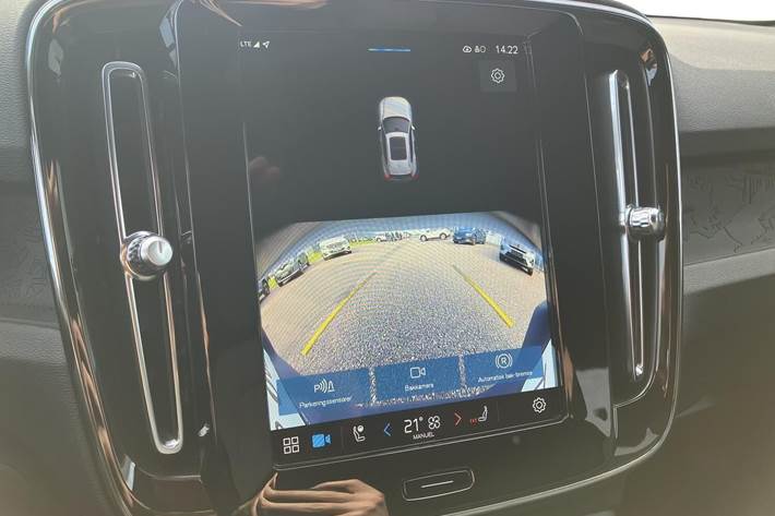 Hvid Volvo XC40 fra 2023