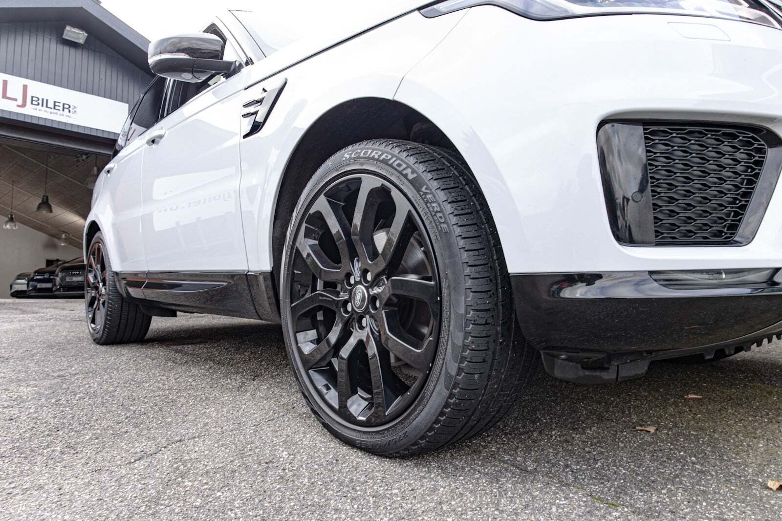 Hvid Land Rover Range Rover sport fra 2019