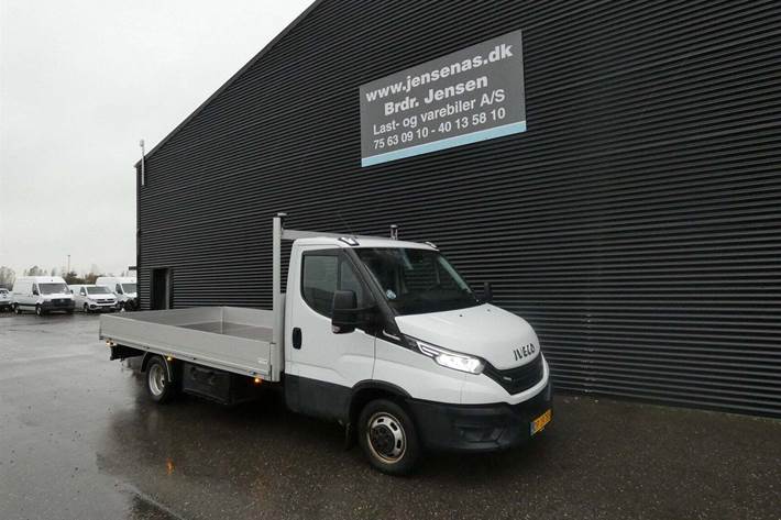 Hvid Iveco Daily fra 2022