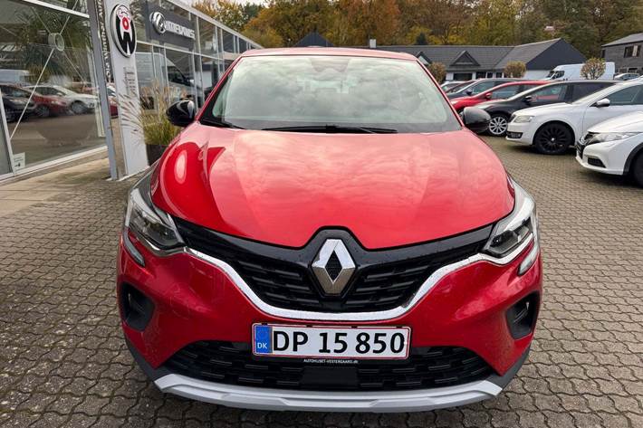 Rød Renault Captur fra 2021