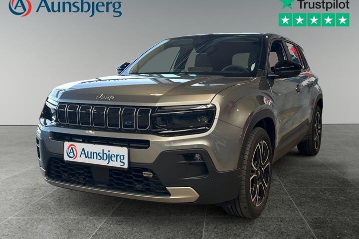 Grå Jeep Avenger fra 2023 set udefra