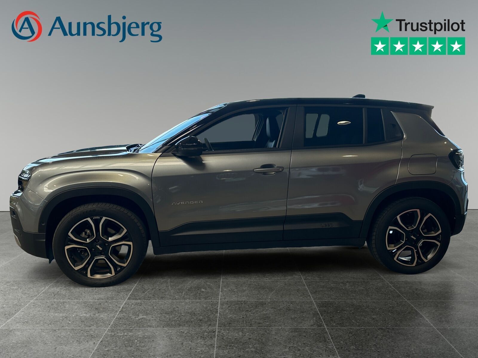 Grå Jeep Avenger fra 2023