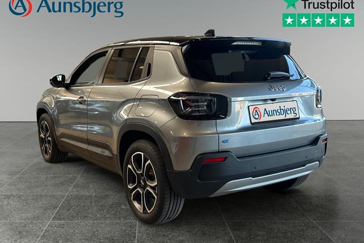 Grå Jeep Avenger fra 2023