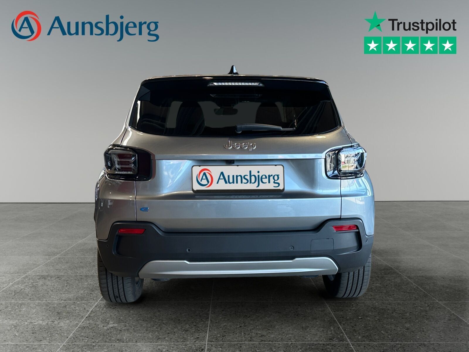 Grå Jeep Avenger fra 2023