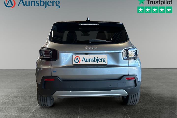 Grå Jeep Avenger fra 2023