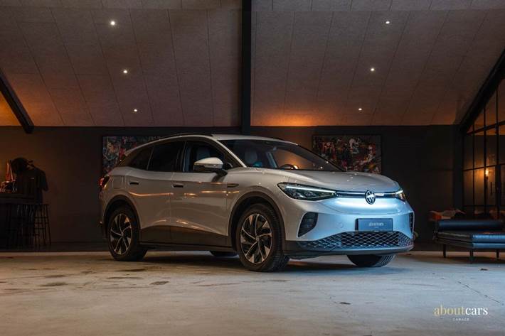 Sølv VW ID.4 fra 2022 set udefra