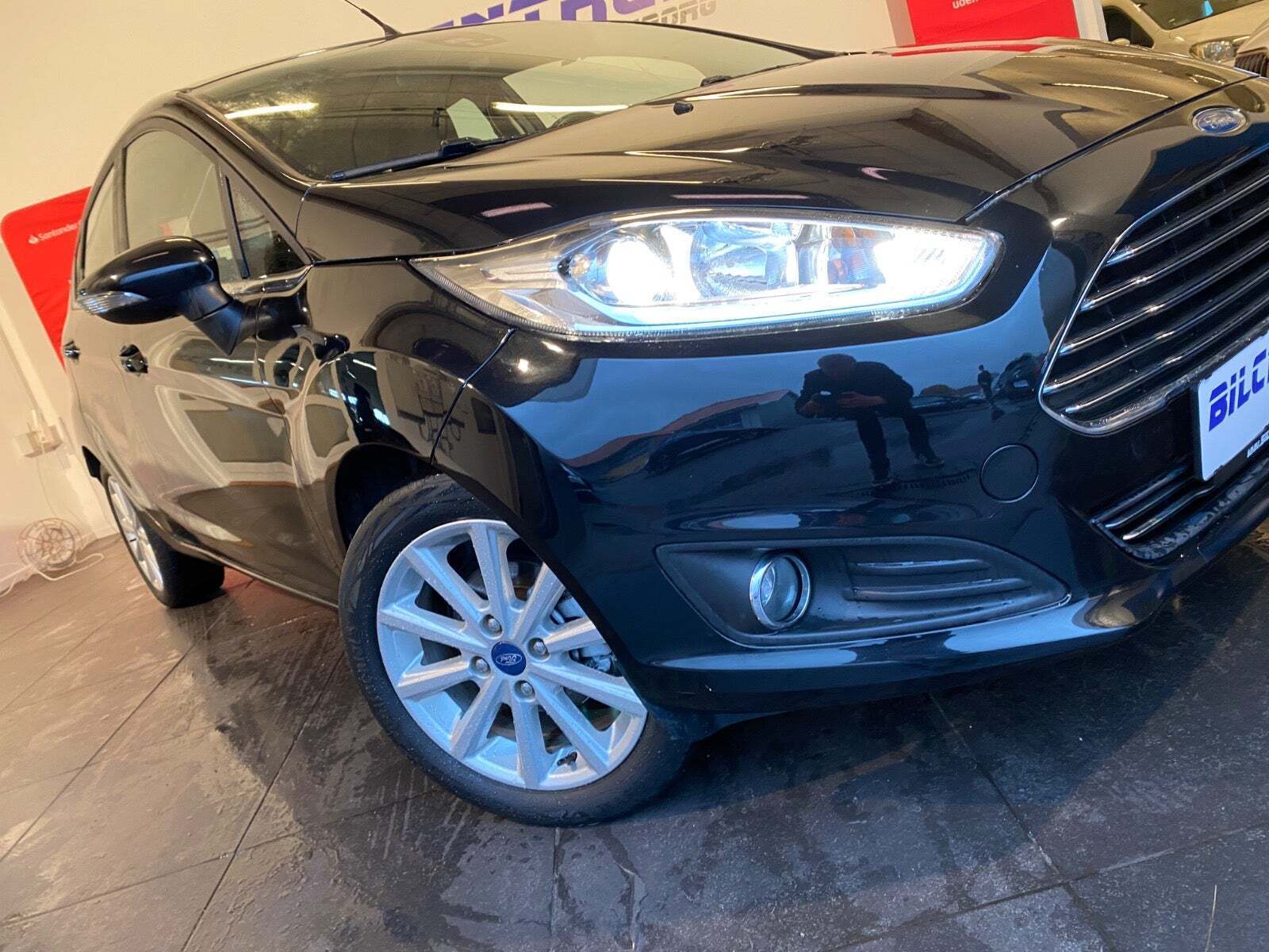 Sort Ford Fiesta fra 2015