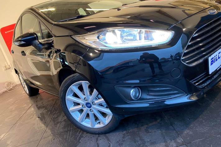 Sort Ford Fiesta fra 2015