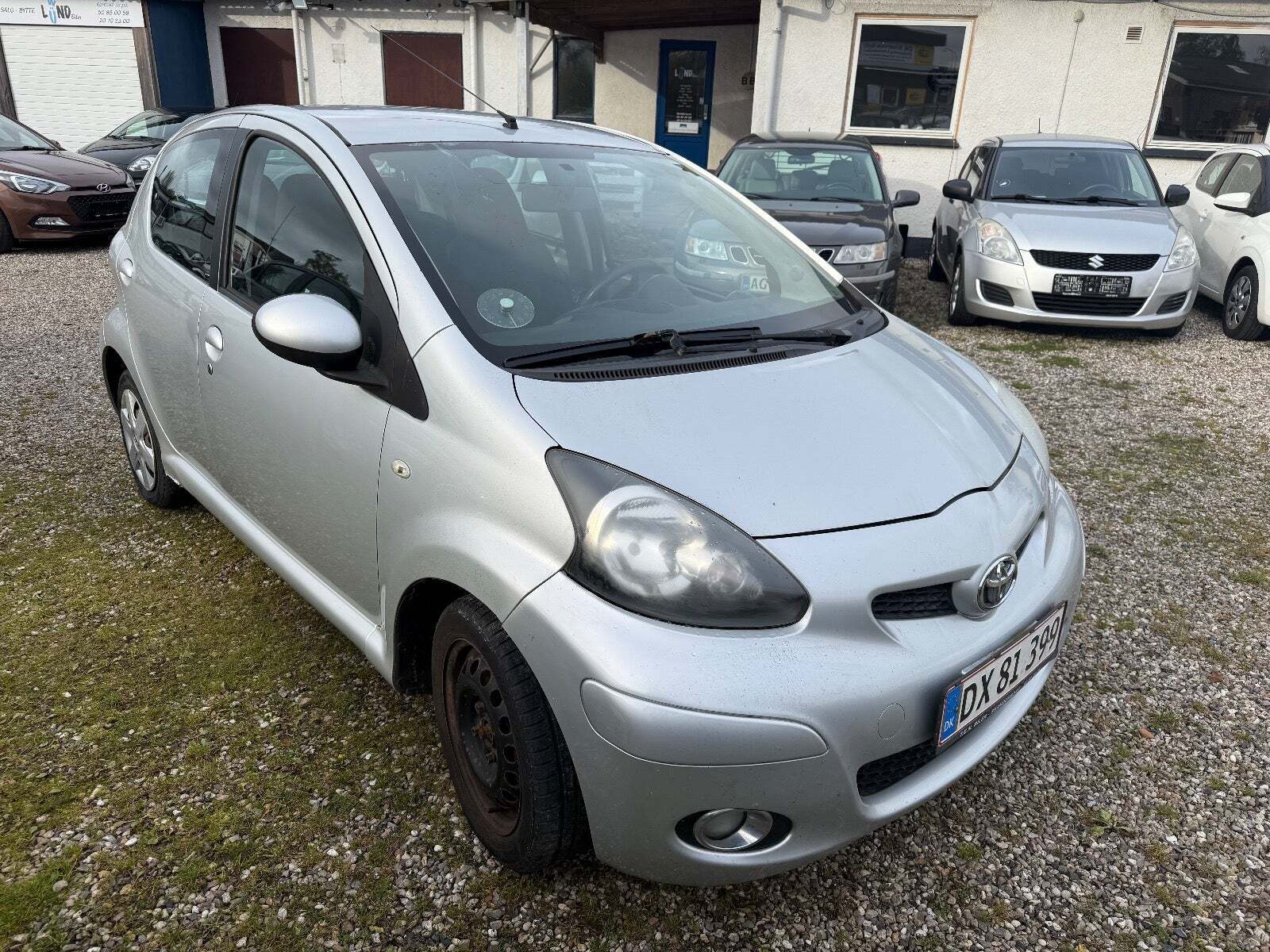 Sølv Toyota Aygo fra 2010